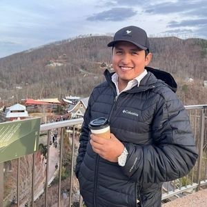 Meet your Posher, Javier